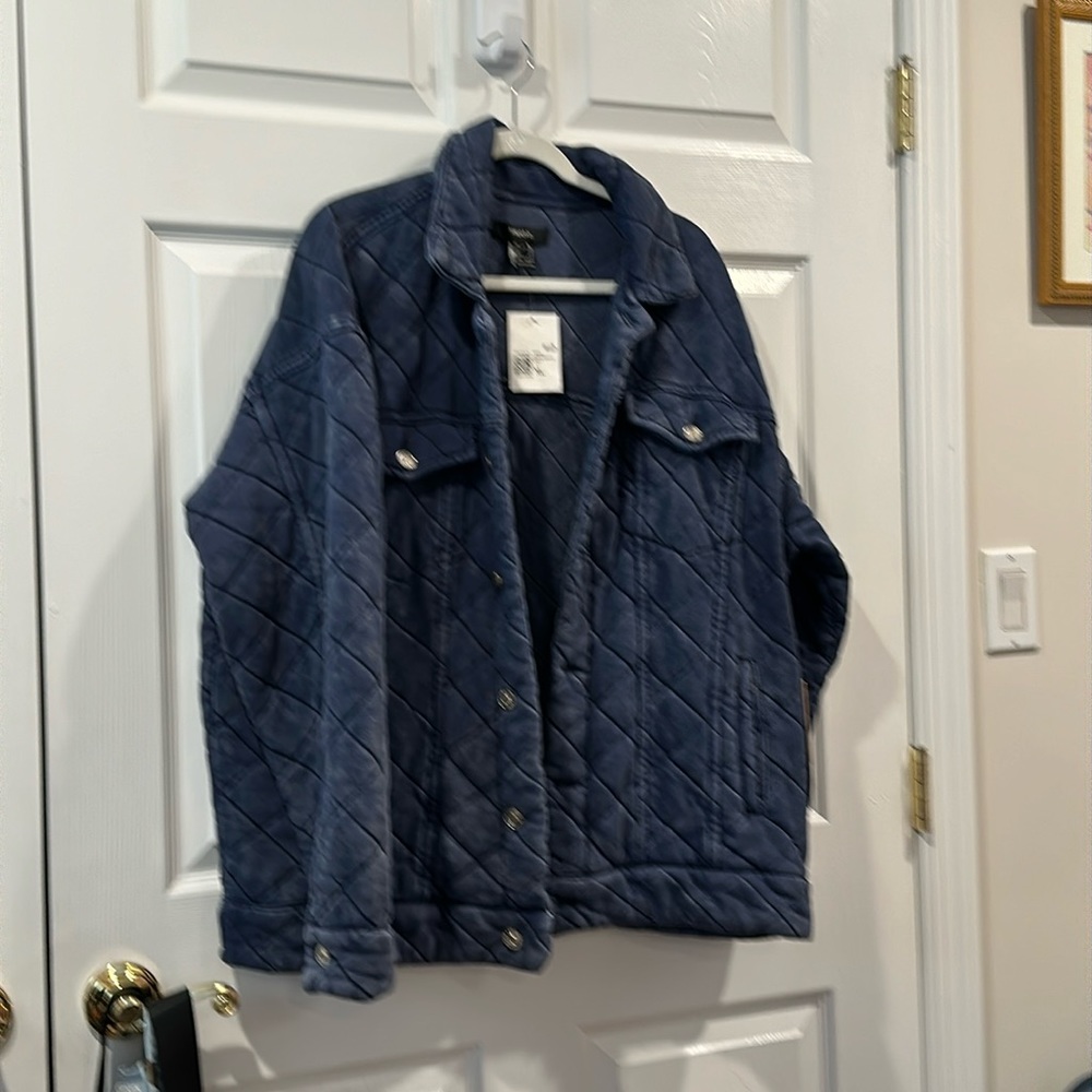 Forever 21 Premium Label.   Ladies. XL.  Navy.  With tags.